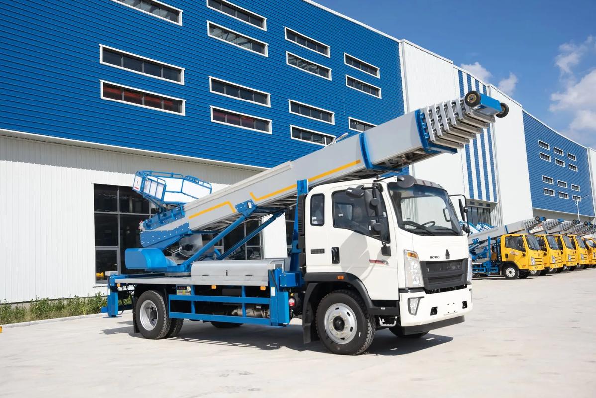 神农架出租云梯车高空作业车 建筑垃圾搬运